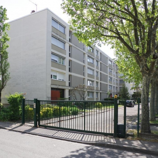  SEBASTIEN COCHE IMMOBILIER : Apartment | BRON (69500) | 61 m2 | 135 000 € 