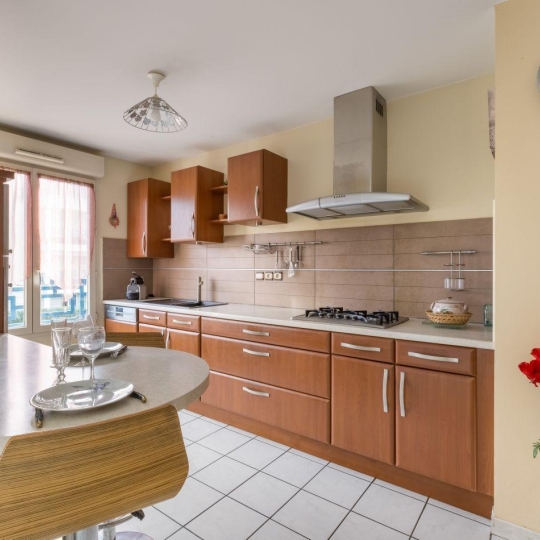  SEBASTIEN COCHE IMMOBILIER : Apartment | MEYZIEU (69330) | 74 m2 | 259 000 € 