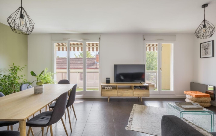LYON 77 m2 345 000 € LYON 77 m2 345 000 €